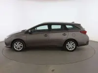 Usado Toyota Auris Hybrid Business Edition 136 CV (100 kW) 2018 Gris Utilitario