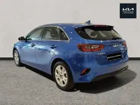 Usado Kia Ceed 100 CV (73 kW) 2022 Azul Utilitario