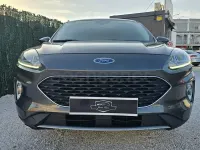 Usado Ford Kuga ST-Line 150 CV (110 kW) 2022 Gris / plata SUV