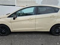 Usado Ford Fiesta Titanium 100 CV (73 kW) 2014 Beige Berlina