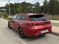 Usado Cupra Leon 150 CV (110 kW) 2023 Rojo Familiar