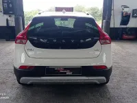 Usado Volvo V40 CC Momentum 115 CV (84 kW) 2015 Blanco Familiar