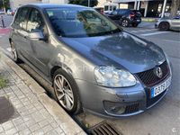 Usado VW Golf IV Highline 115 CV (84 kW) 2005 Gris / plata Berlina