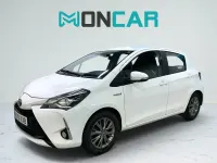 Usado Toyota Yaris Hybrid Active 100 CV (73 kW) 2019 Blanco