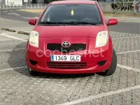 Usado Toyota Yaris 90 CV (66 kW) 2009 Rojo Utilitario
