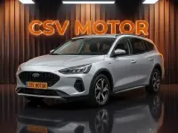 Usado Ford Focus Active 125 CV (91 kW) 2024 Gris Utilitario