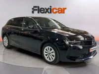 Usado Opel Astra Edition 110 CV (80 kW) 2022 Negro Utilitario