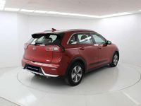 Begagnad Kia Niro 141 HK (103 kW) 2018 Röd SUV
