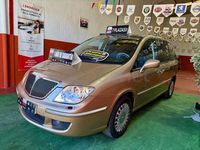 Usado Lancia Phedra 128 CV (94 kW) 2005 Beige Monovolumen