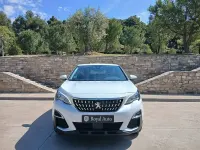 Usado Peugeot 3008 Active 130 CV (95 kW) 2019 Blanco SUV