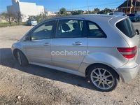Usado Mercedes B200 140 CV (102 kW) 2005 Gris / plata Monovolumen