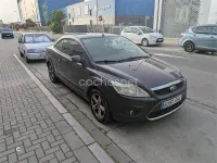 Usado Ford Focus Cabriolet Trend 100 CV (73 kW) 2008 Violeta / lila Descapotable