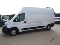 Usado Citroën Jumper 140 CV (102 kW) 2023 Blanco Monovolumen
