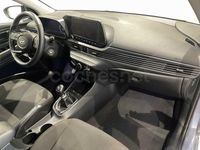 Usado Hyundai i20 100 CV (73 kW) 2025 Violeta / lila Utilitario