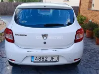 Usado Dacia Sandero Lauréate 75 CV (55 kW) 2015 Blanco Berlina