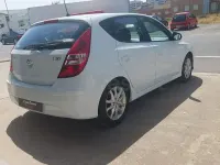 Usado Hyundai i30 GLS 126 CV (92 kW) 2011 Blanco Berlina