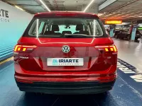 Usado VW Tiguan Edition 125 CV (91 kW) 2017 Granate SUV