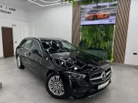 Usado Mercedes C200 163 CV (119 kW) 2025 Negro Familiar