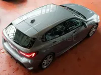 Usado BMW 118 Sport Line 136 CV (100 kW) 2022 Gris / plata Utilitario
