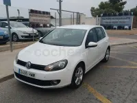 Usado VW Golf VII 105 CV (77 kW) 2012 Blanco Berlina