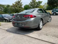 Usado Opel Insignia Innovation 136 CV (100 kW) 2019 Negro Familiar