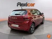 Usado Dacia Sandero Expression 101 CV (74 kW) 2023 Rojo Berlina