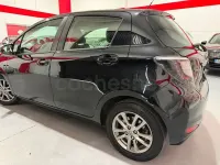 Usado Toyota Yaris Active 99 CV (72 kW) 2014 Negro Utilitario