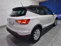 Usado Seat Arona Style Plus 110 CV (80 kW) 2021 Blanco SUV