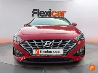 Usado Hyundai i30 110 CV (80 kW) 2022 Rojo Berlina
