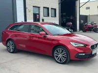 Usado Seat Leon XCELLENCE 150 CV (110 kW) 2022 Granate Familiar