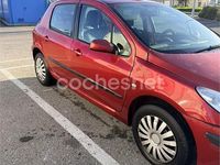 Usado Peugeot 307 90 CV (66 kW) 2006 Rojo Berlina