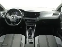 Usado VW Polo R-line 115 CV (84 kW) 2021 Gris Utilitario