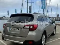 Usado Subaru Outback 150 CV (110 kW) 2017 Gris / plata Familiar