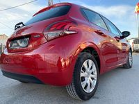 Usado Peugeot 208 Active 100 CV (73 kW) 2015 Granate Utilitario