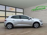 Usado Renault Mégane IV Business 116 CV (85 kW) 2019 Plateado Berlina