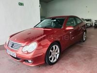 Usado Mercedes C220 150 CV (110 kW) 2006 Granate Berlina
