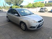 Usado Ford Focus Trend 100 CV (73 kW) 2011 Gris / plata Berlina