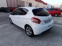 Używany Peugeot 208 Allure 92 KM (67 kW) 2012 Biały Hatchback