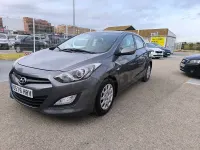Usado Hyundai i30 100 CV (73 kW) 2013 Gris / plata Berlina
