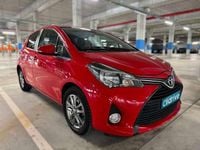 Usado Toyota Yaris City 69 CV (50 kW) 2017 Rojo Utilitario