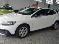 Usado Volvo V40 CC Momentum 115 CV (84 kW) 2015 Blanco Familiar