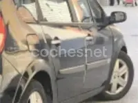 Usado Renault Scenic E-Tech Dynamique 110 CV (80 kW) 2005 Negro Monovolumen