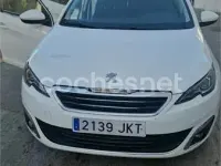 Usado Peugeot 308 Allure 110 CV (80 kW) 2015 Blanco Berlina