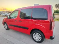 Usado Citroën Berlingo Feel 75 CV (55 kW) 2016 Granate Monovolumen