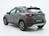 Usado Kia Stonic 120 CV (88 kW) 2023 Gris SUV