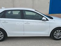 Usado Hyundai i30 Style 136 CV (100 kW) 2018 Blanco Berlina