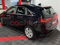Używany Kia Ceed 100 KM (73 kW) 2022 Czarny Hatchback