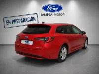 Usado Toyota Corolla Active 140 CV (102 kW) 2023 Rojo Familiar
