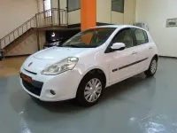 Usado Renault Clio II Authentique 70 CV (51 kW) 2010 Blanco Berlina