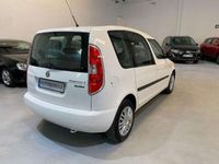 Usado Skoda Roomster Ambition 75 CV (55 kW) 2011 Blanco Monovolumen